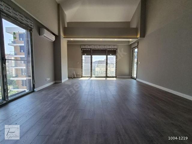 Göztepe'de Marmaray'a Yakın Sıfır 105 m Net 3+1 Loft Daire