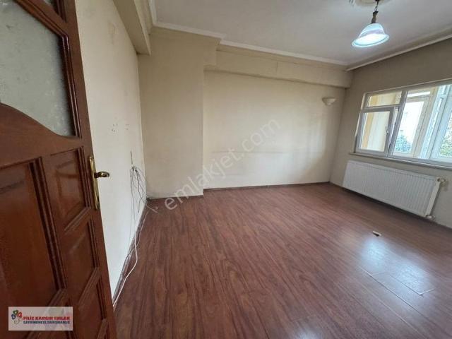 Göztepe'de Metro Yanı Kiralık 2+1 Daire 90m²