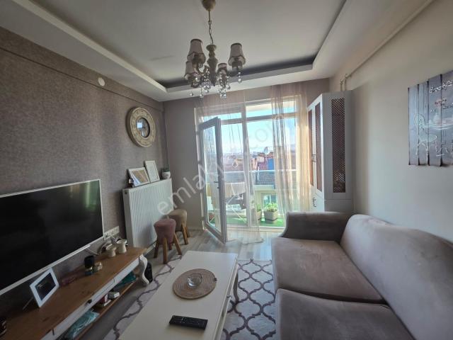 Göztepe'de Tam Eşyalı lüks Satılık 1+1 Manzaralı Apart