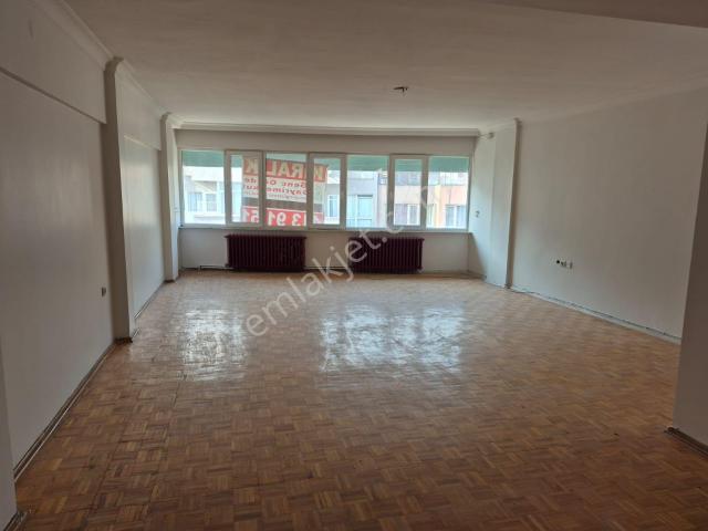 Gözde Gayrimenkul'den Altıparmak Cadde Üzerinde Kiralık 3+1 Daire
