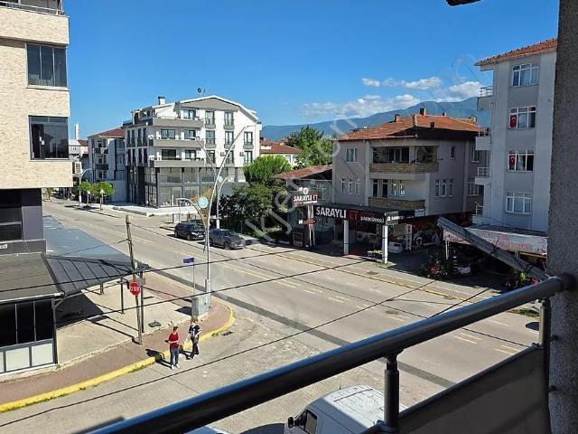 Gözel Gayrimenkulden Kartepe Dumlupınar Mh.ana Cadde Üzeri 3+1