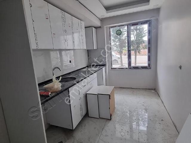Gözel Gayrimenkulden Kartepe Ert.gazi Mh.2+1 Giriş Kat Daire