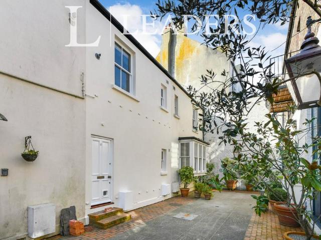 Gloucester Mews, Gloucester Road. 2 bed house to rent £1,850 pcm £427 pw