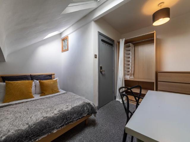 Gloucester Avenue, Nottingham NG7 1 bed in a house share to rent £542 pcm £125 pw