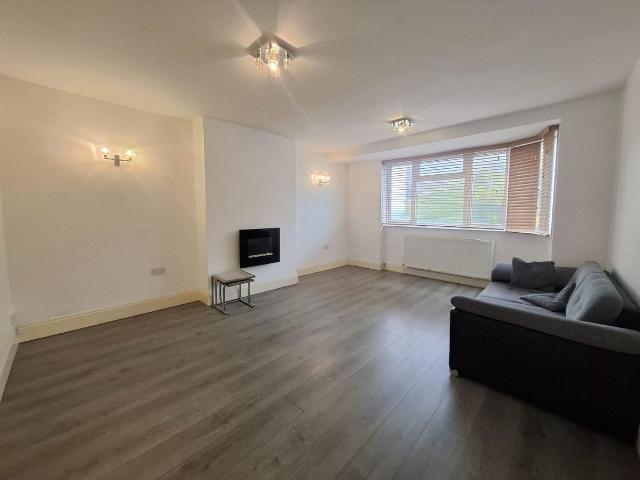 Gloucester Court, Headstone Drive, Harrow HA1, 2 bed flat to rent, £1,700 pcm | PrimeLocation