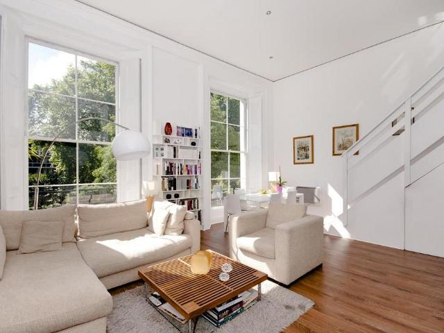 Gloucester Gardens, Bayswater, Hyde. 1 bed terraced house to rent £2,750 pcm £635 pw