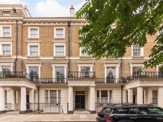 Gloucester Gardens, London 1 bed flat to rent £3,250 pcm £750 pw