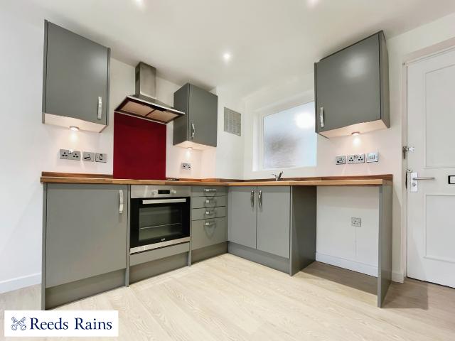 Gloucester Grange, Newcastle, Staffordshire ST5, 1 bed flat to rent, £650 pcm | PrimeLocation