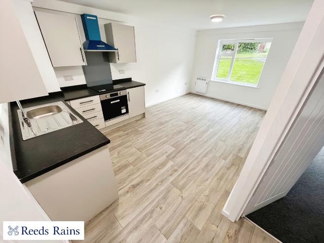 Gloucester Grange, Newcastle, Staffordshire ST5, 1 bed flat to rent, £650 pcm | PrimeLocation