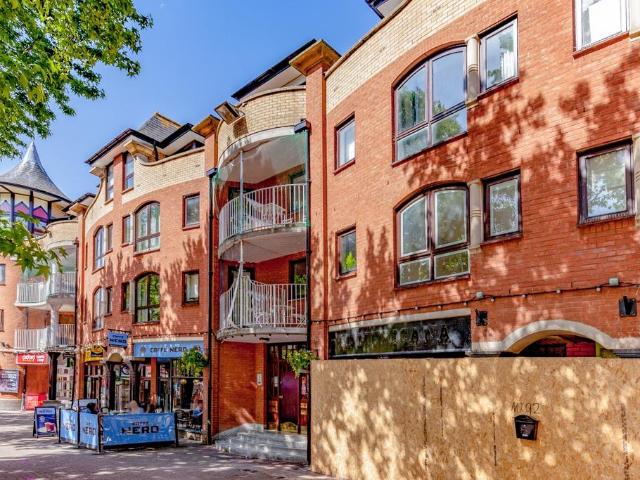 Gloucester Green, Oxford 1 bed flat to rent £1,800 pcm £415 pw