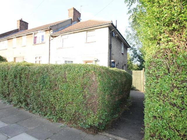 Gloucester Grove, Edgware HA8, 1 bed maisonette to rent, £1,300 pcm | PrimeLocation