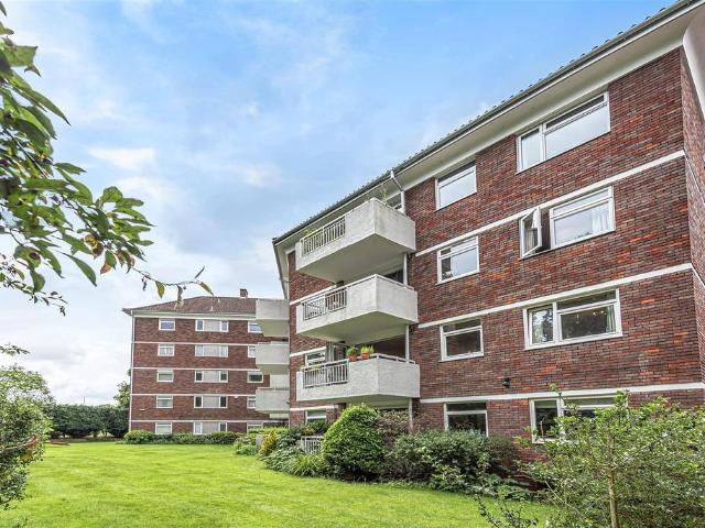 Gloucester House, Courtlands, London, TW10 5BB, United Kingdom | 2 bed apartment for rent #136267364 | Rentberry