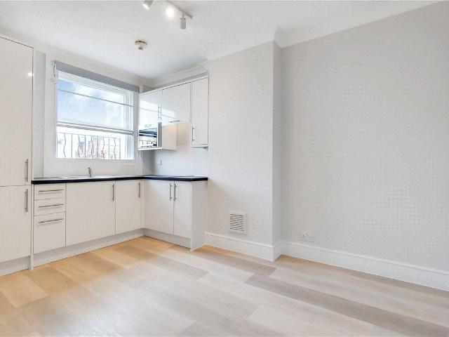 Gloucester Place, Marylebone, London W1U, Studio to rent, £1,235 pcm | PrimeLocation