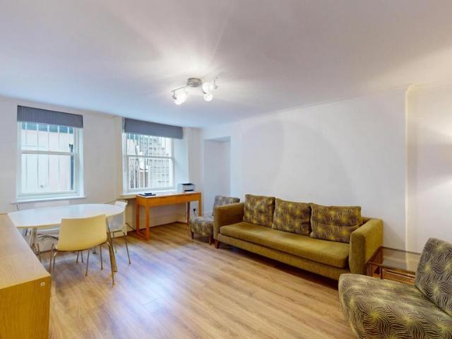Gloucester Place, Baker Street W1U 2 bed flat to rent £3,250 pcm £750 pw
