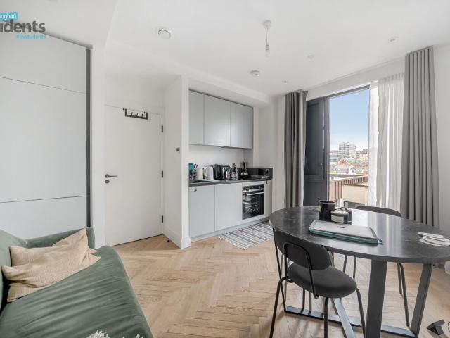 Gloucester Place, Brighton BN1, 1 bed flat to rent, £1,595 pcm | PrimeLocation