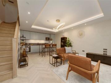 Gloucester Place, Brighton BN1, 1 bed maisonette to rent, £2,100 pcm | PrimeLocation