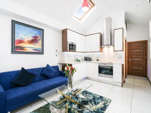Gloucester Place, London W1U, 1 bed flat to rent, £2,925 pcm | PrimeLocation
