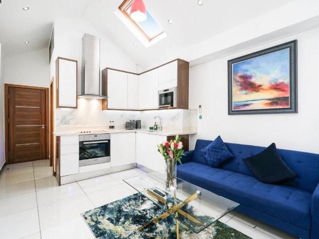 Gloucester Place, London W1U, 1 bed flat to rent, £2,925 pcm | PrimeLocation