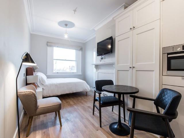 Gloucester Place, London W1U, Studio to rent, £1,900 pcm | PrimeLocation