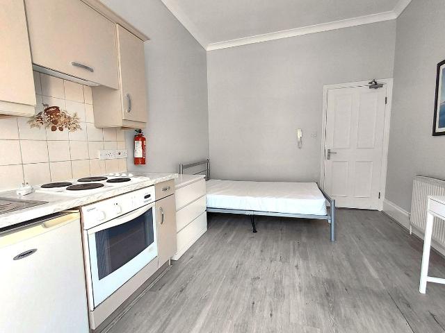 Gloucester Place, London NW1, Studio to rent, £1,600 pcm | PrimeLocation