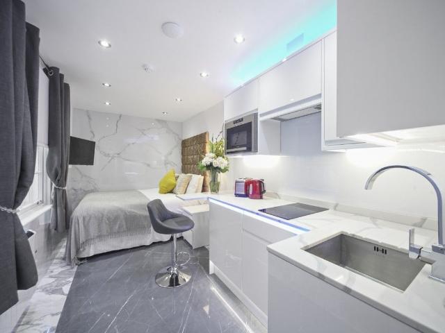 Gloucester Place, London NW1, Studio to rent, £1,950 pcm | PrimeLocation