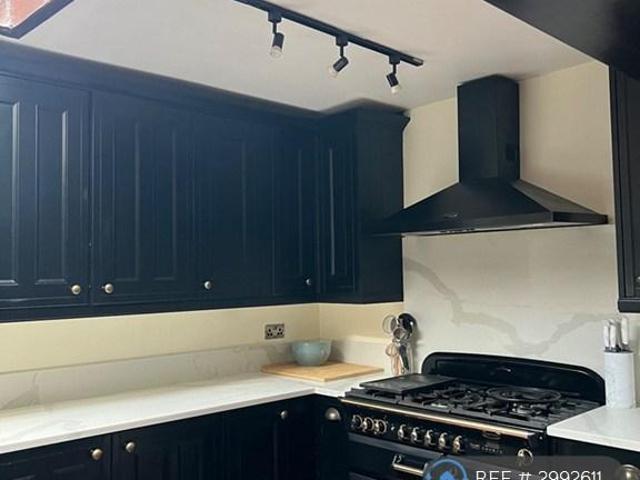 Gloucester Road, Croydon, CR0 3 bed terraced house to rent £2,150 pcm £496 pw