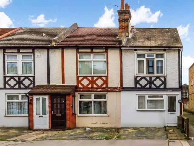 Gloucester Road, Croydon CR0, 2 bed end terrace house to rent, £1,750 pcm | PrimeLocation