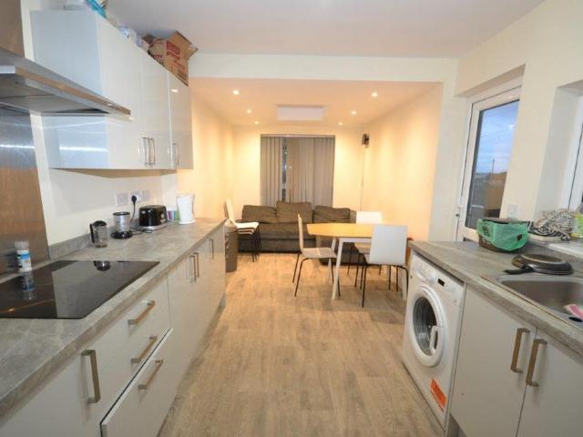Gloucester Road, Bristol BS7 5 bed house share to rent £3,750 pcm £865 pw