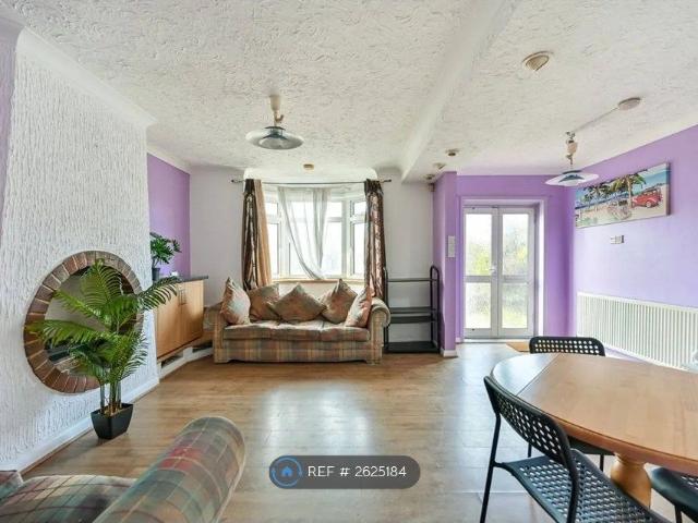 Gloucester Road, Feltham TW13, 4 bed semi detached house to rent, £2,599 pcm | PrimeLocation