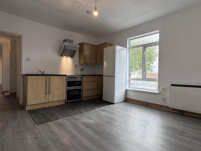 Gloucester Road, Horfield BS7, 2 bed flat to rent, £1,450 pcm | PrimeLocation