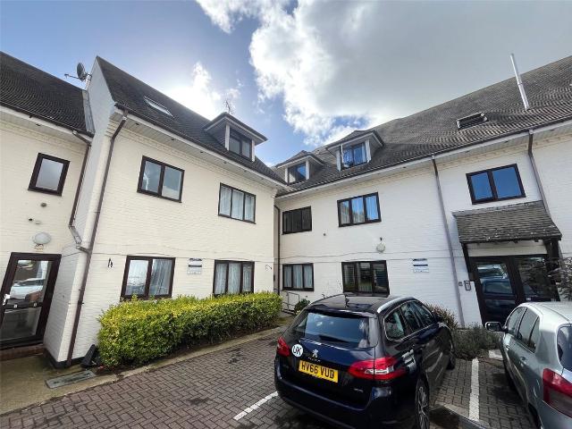Gloucester Road, Littlehampton, West Sussex BN17, 1 bed flat to rent, £950 pcm | PrimeLocation
