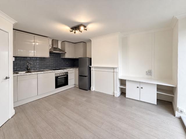 Gloucester Road North, Filton BS34, 2 bed flat to rent, £1,300 pcm | PrimeLocation