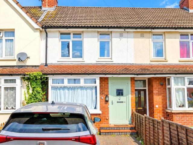Gloucester Road, Staple Hill. 4 bed terraced house to rent £1,850 pcm £427 pw