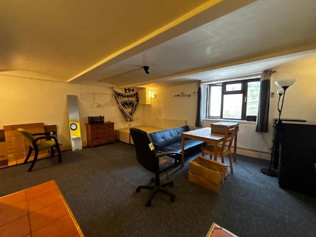 Gloucester Road Pill, Bristol BS11 1 bed flat to rent £1,000 pcm £231 pw