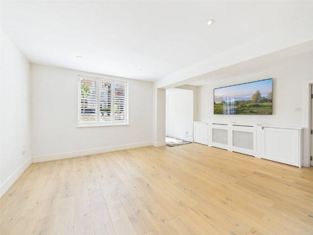 Gloucester Road, Teddington, TW11