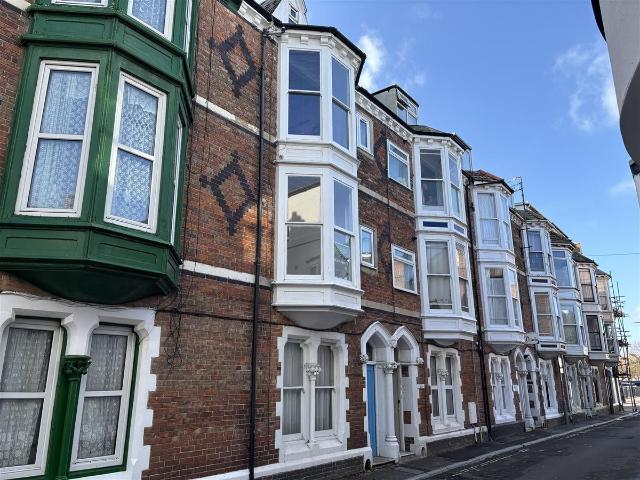 Gloucester Street, Weymouth DT4, 2 bed flat to rent, £795 pcm | PrimeLocation