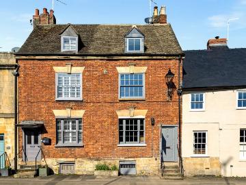 Gloucester Street, Winchcombe GL54, 3 bed terraced house to rent, £1,995 pcm | PrimeLocation
