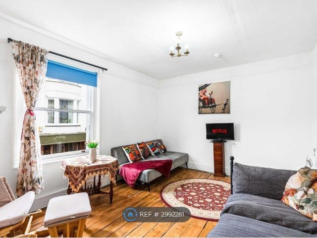 Gloucester Street, Brighton BN1, Studio to rent, £1,550 pcm | PrimeLocation