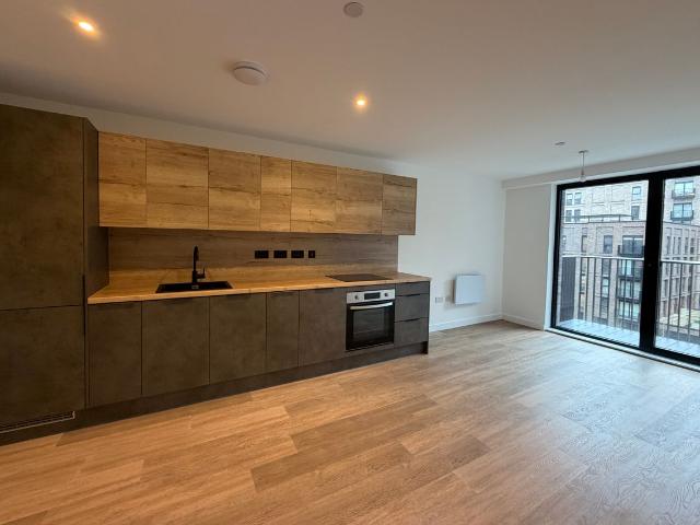 Gloucester Street, Salford M5, 1 bed flat to rent, £1,200 pcm | PrimeLocation