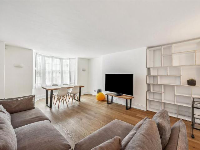 Gloucester Terrace, London, W2 2 bed apartment to rent £4,000 pcm £923 pw