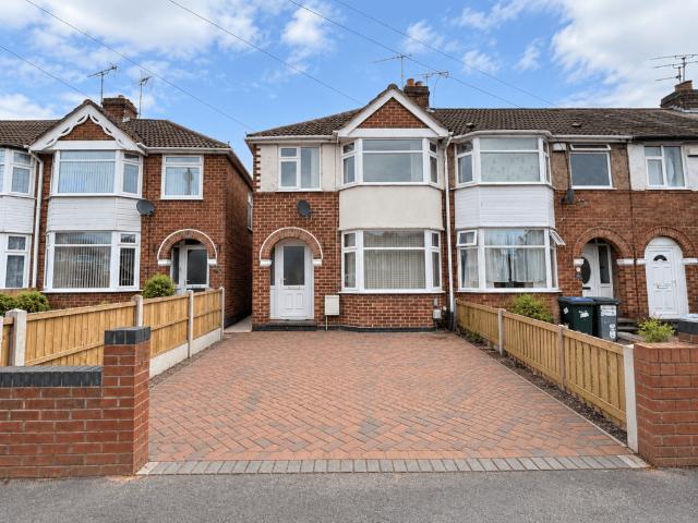 Glover Street, Cheylesmore, Coventry. 3 bed end of terrace house to rent £1,200 pcm £277 pw