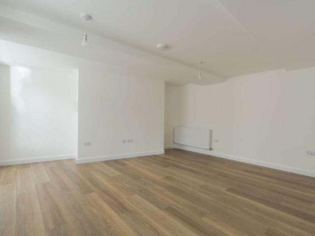 Glovers Walk, Witney, Oxfordshire, OX28