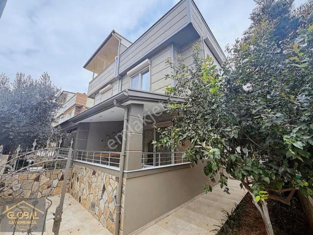 Global Den Deniz Tarafında Müstakil Villa yetkili