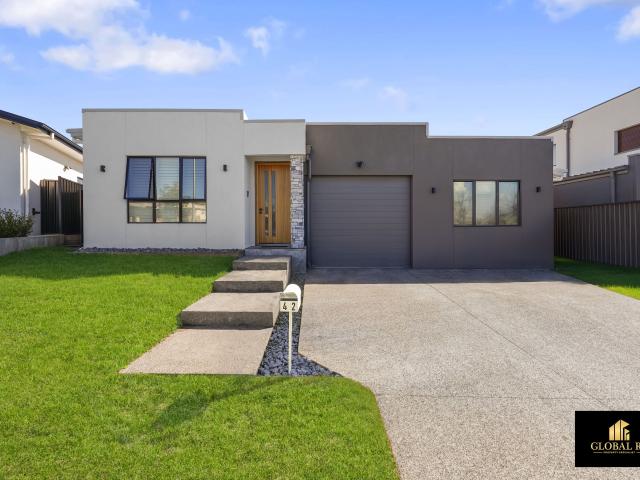 Global RE The Property Specialist: 42 Illyria Street, Rosemeadow, NSW 2560