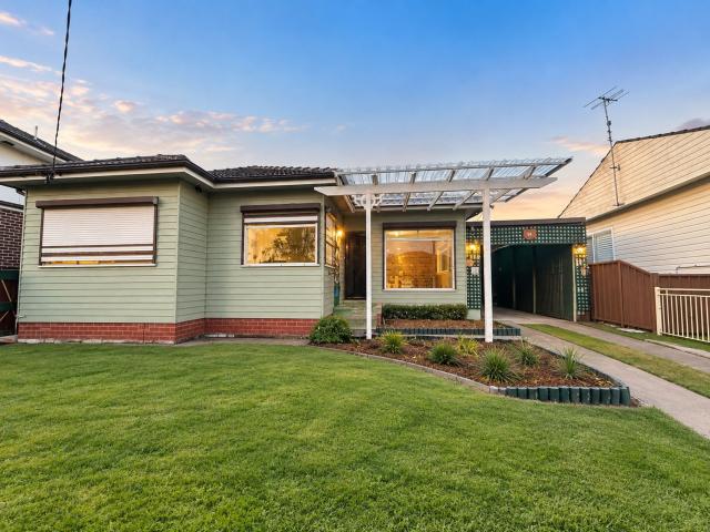Global RE The Property Specialist: 53 Chadwick Crescent, Fairfield West, NSW 2165
