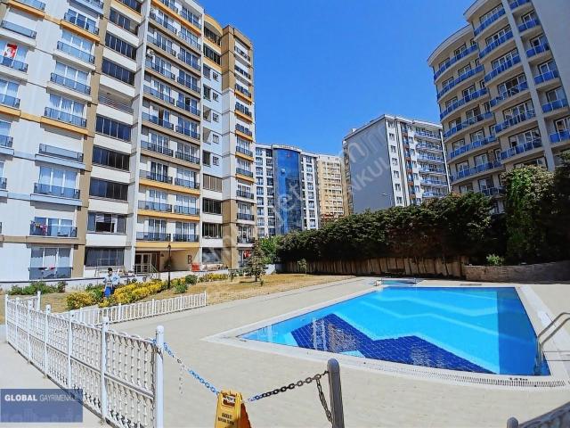 Global'den, Alemara Sitesinde Havuz Manzaralı, 1+1 Kiralık Daire