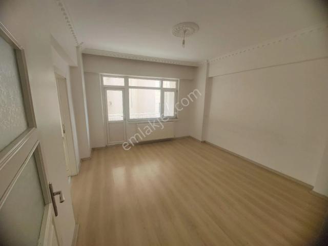 Global'den Çarşı İçinde Kiralık Ara Kat 3+1 Daire