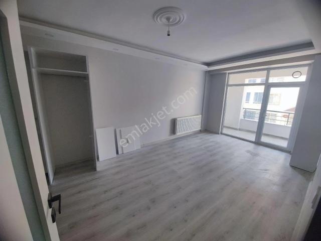 Global'den Şehir Merkezinde Kiralık Ara Kat 2+1 Daire