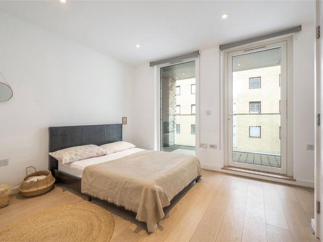 Globe View House, 27 Pocock Street SE1, 2 bed flat to rent, £4,000 pcm | PrimeLocation