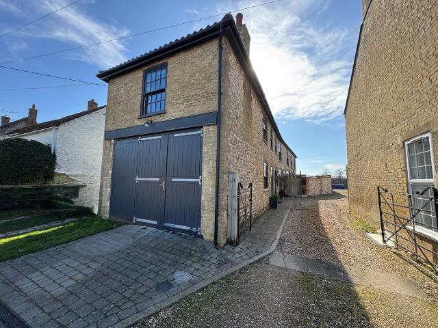 Globe Street, Methwold, Thetford IP26, 4 bed barn conversion to rent, £2,200 pcm | PrimeLocation